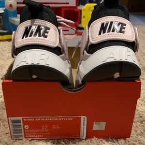 Nike air Hurarache city low